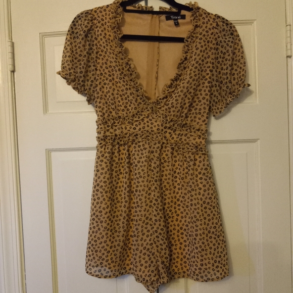 Francesca’s- Trixxi Cheetah Romper Sz Small - Picture 2 of 4